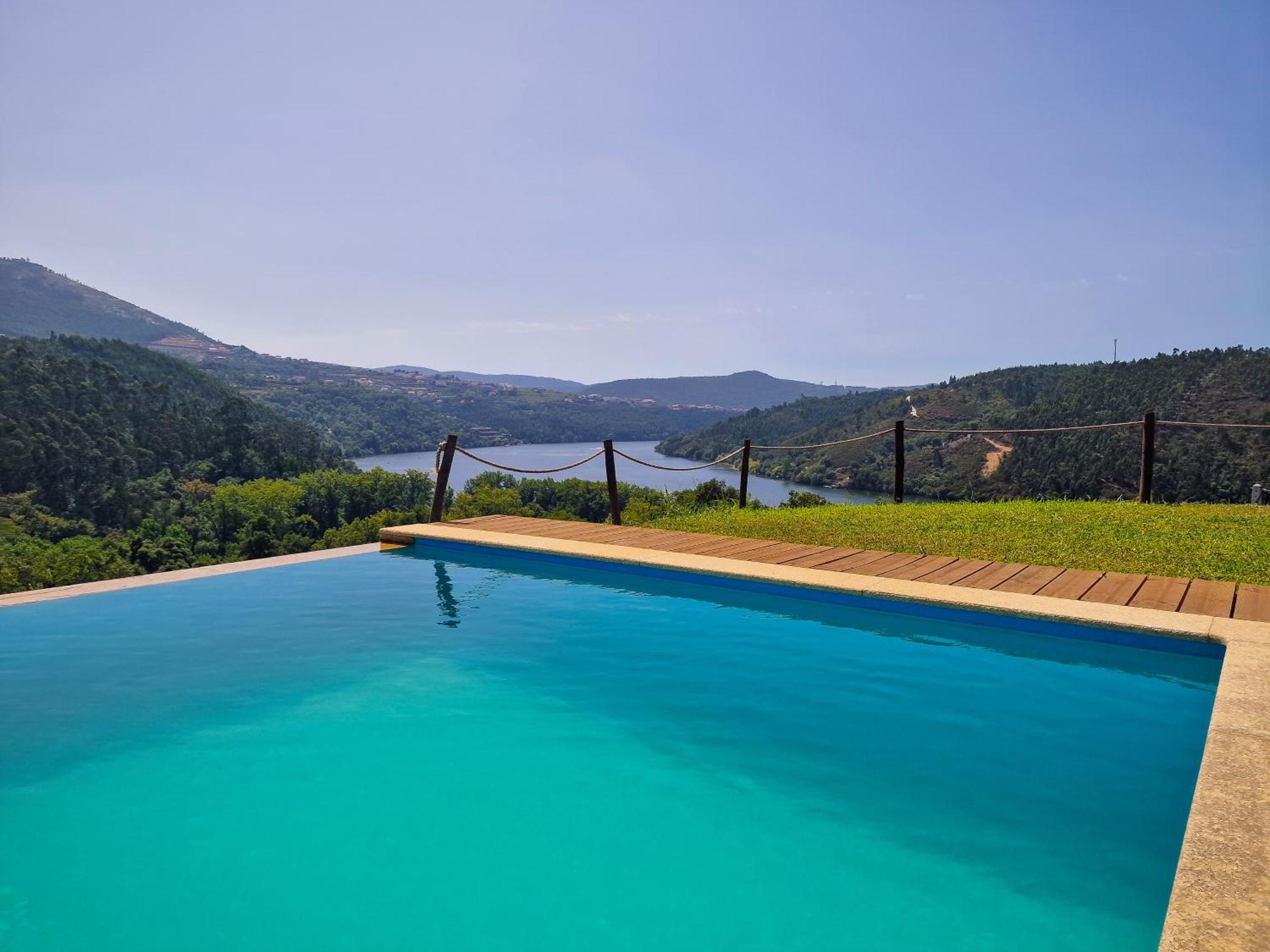 Casas De Gondarem By The Douro Valley *